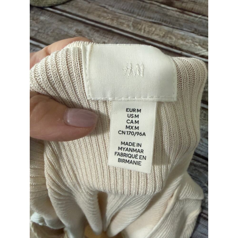 H&M Cream Ribbed Sweater Size Medium - Picture 3 of 4